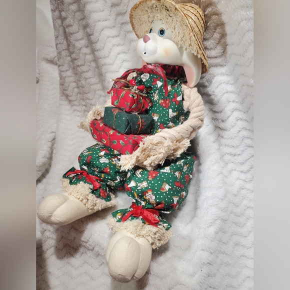 House Of Lloyd Christmas Around The World Floyd Shelf Decor - Picture 3 of 6